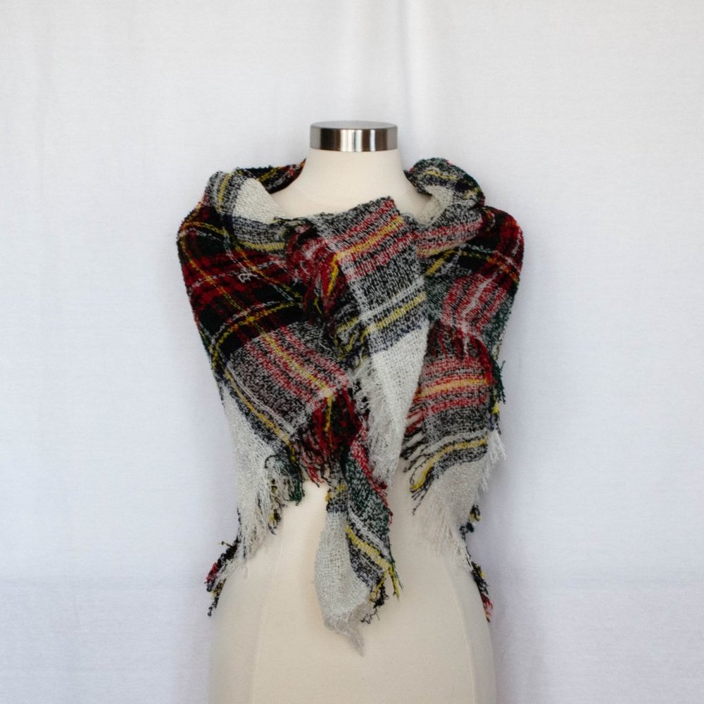 Vintage Tartan Plaid Winter Wrap in White Black Red Green Yellow - Picture 3 of 5